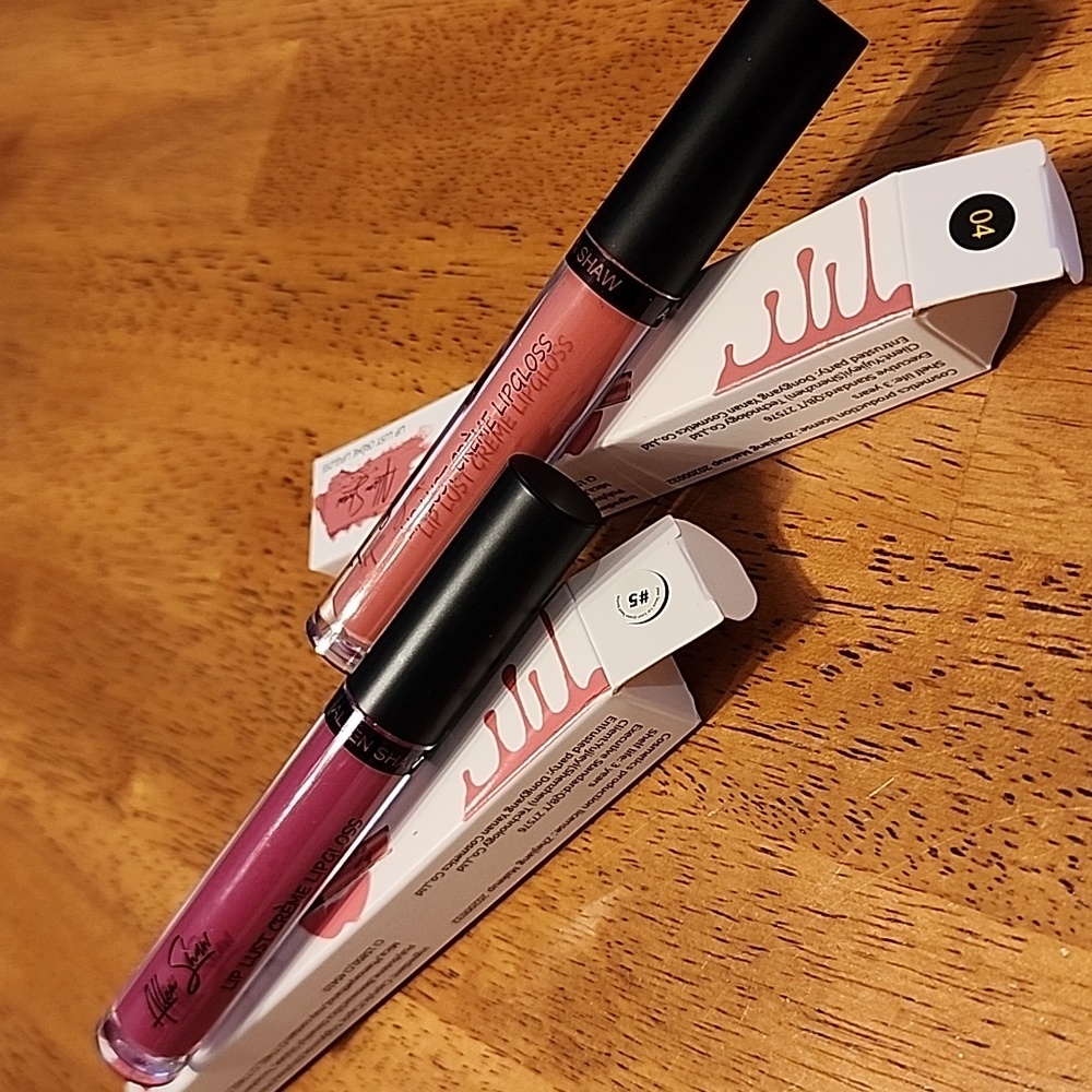 Lipstick - Picture 5 of 7